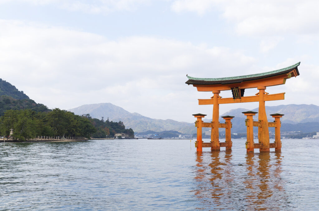 Miyajima torii galleggiante - Tour Giappone Sakura Road Japan